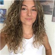 Estudiante universitaria, para dar clases de apoyo en inglés a alumnos de primaria, ESO, etc